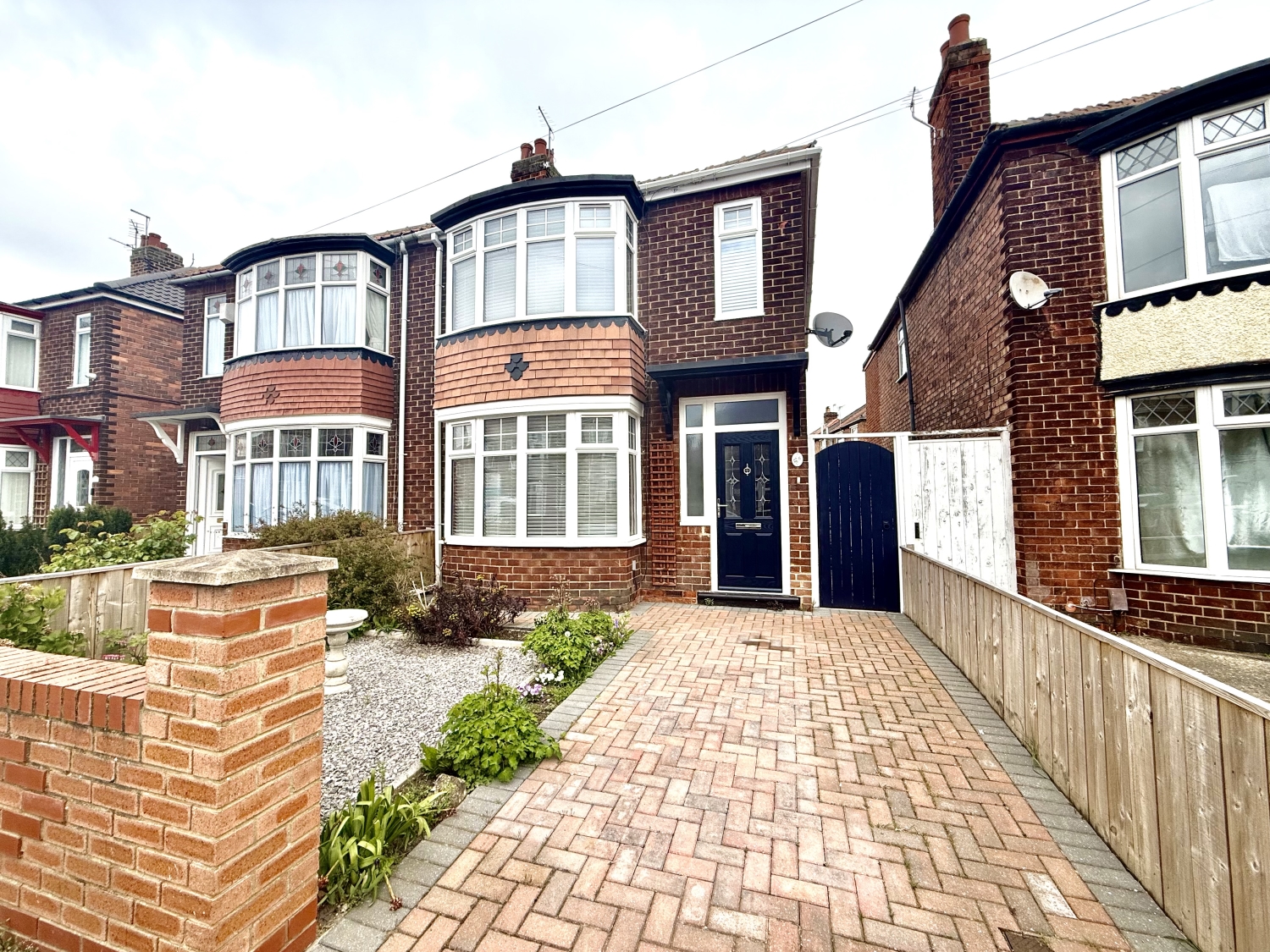 KYLE AVENUE, FOGGY FURZE