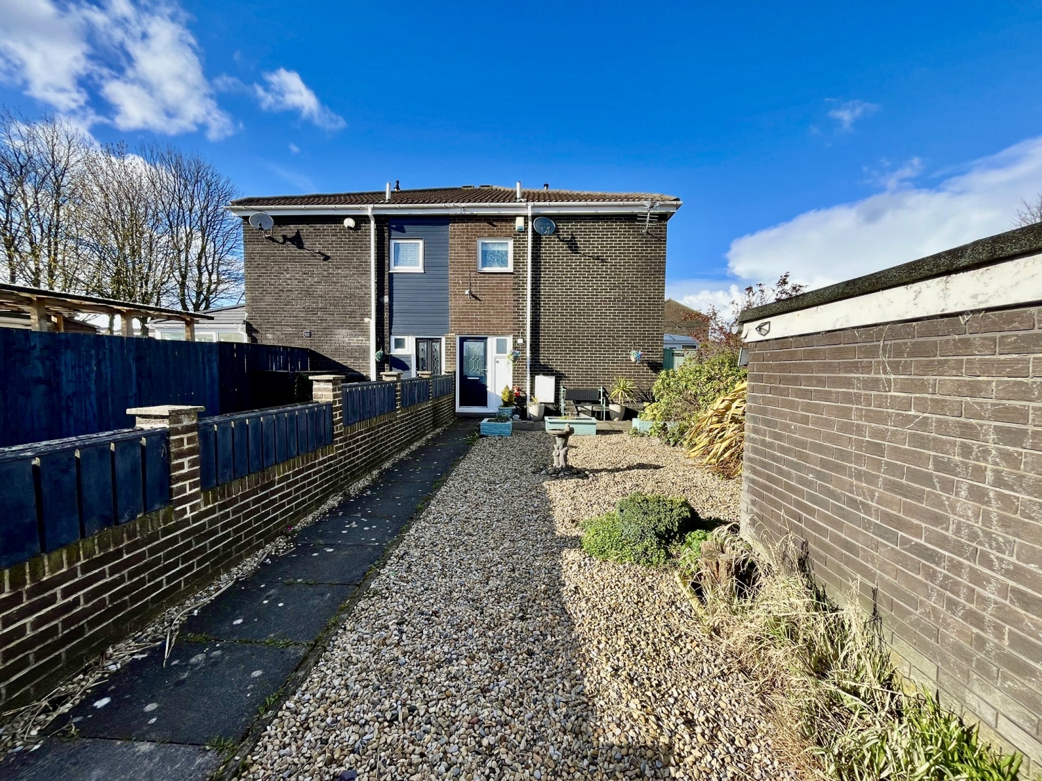 VAN MILDERT CLOSE, PETERLEE, COUNTY DURHAM, SR8