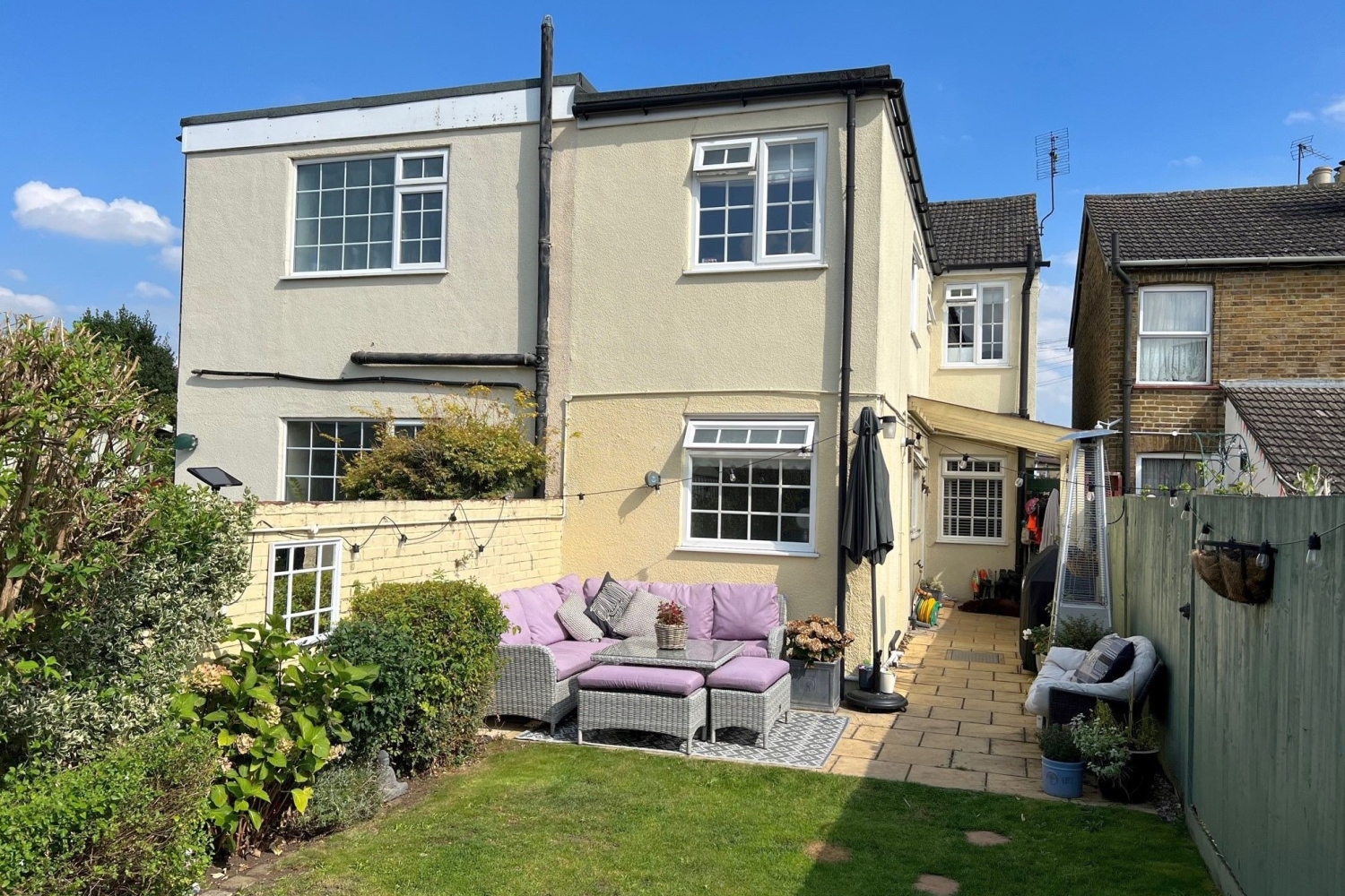 3 bedroom end of terrace house for sale in Park Road, Egham, Surrey, TW20