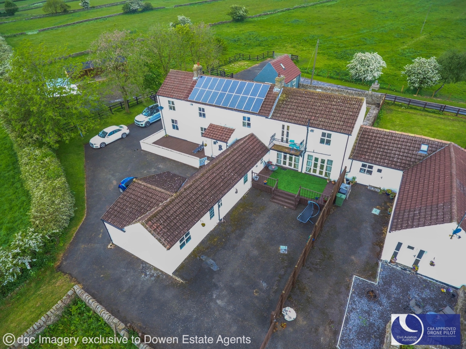 WHITE HOUSE FARM, TOFT HILL Dowen Estate & Letting Agents