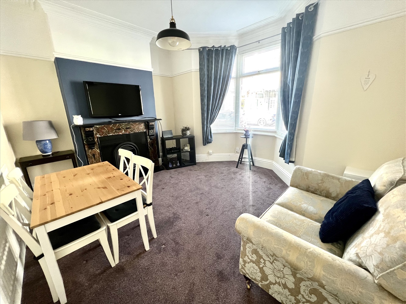 ARNCLIFFE GARDENS, PARK ROAD Dowen Estate & Letting Agents