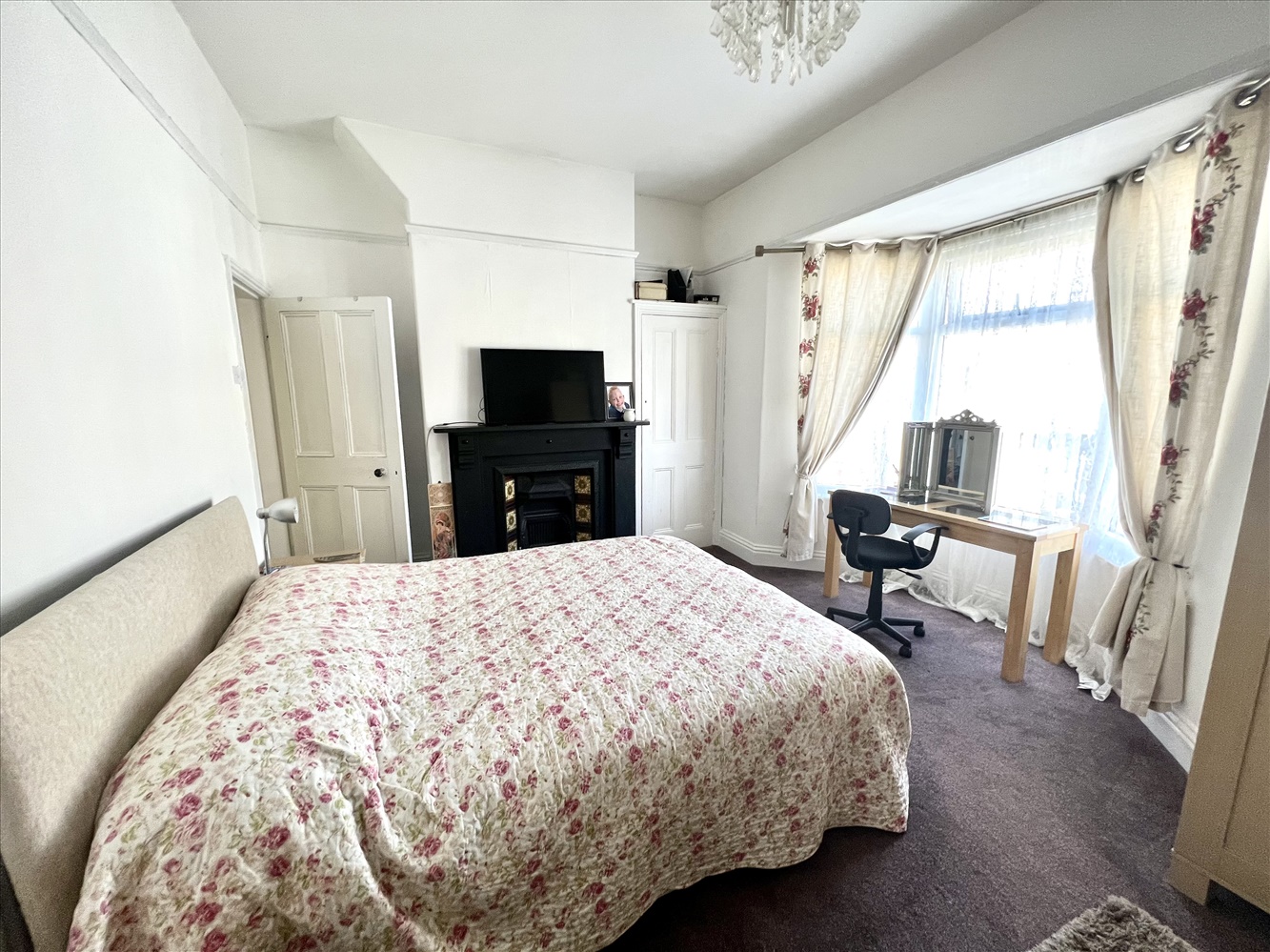 ARNCLIFFE GARDENS, PARK ROAD Dowen Estate & Letting Agents